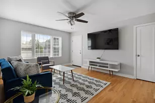 136 Ridge Ave, Evanston, IL 60202 - Photo 3