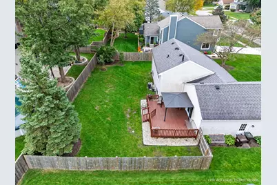 985 Ridgewood Lane, Crystal Lake, IL 60014 - Photo 3
