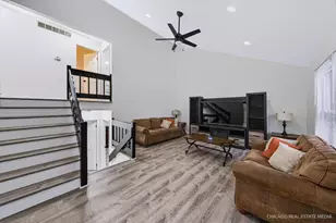 985 Ridgewood Ln, Crystal Lake, IL 60014 - Photo 5