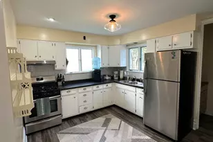 1211 E Jefferson St, Bloomington, IL 61701 - Photo 13