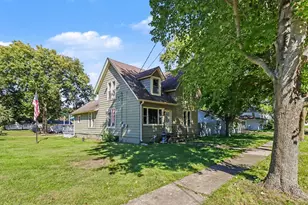 330 Pleasant St, Sheridan, IL 60551 - Photo 5