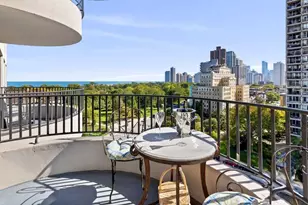 2020 N Lincoln Park W, Chicago, IL 60614 - Photo 3