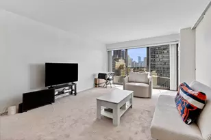 2020 N Lincoln Park W, Chicago, IL 60614 - Photo 9
