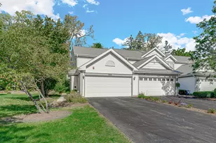 560 Jennifer Cir, Mundelein, IL 60060 - Photo 1