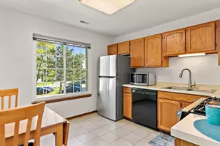 1002 Boston Cir, Schaumburg, IL 60193 - Photo 9