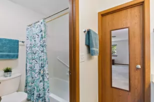 1002 Boston Cir, Schaumburg, IL 60193 - Photo 17