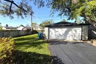 8204 Austin Ave, Burbank, IL 60459 - Photo 13