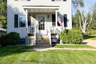 204 Towne St, Morrison, IL 61270 - Photo 3