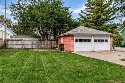 919 E Washington Street, Pontiac, IL 61764 - Photo 33