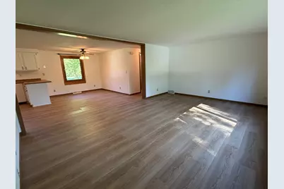 1667 Forestview Drive, Sycamore, IL 60178 - Photo 3