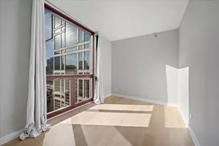 200 N Dearborn St, Chicago, IL 60601 - Photo 11