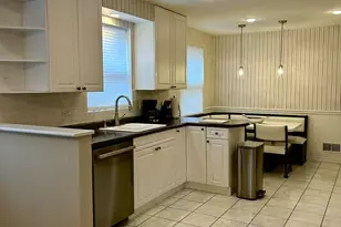 2918 W Hollywood Ave, Chicago, IL 60659 - Photo 3