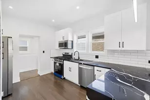 8718 S Euclid Ave, Chicago, IL 60617 - Photo 9