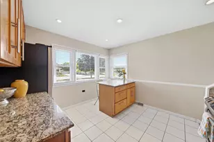 2416 Ernst St, Franklin Park, IL 60131 - Photo 9