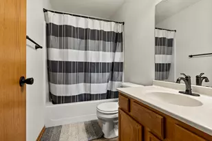 307 White Oak Dr, Poplar Grove, IL 61065 - Photo 13