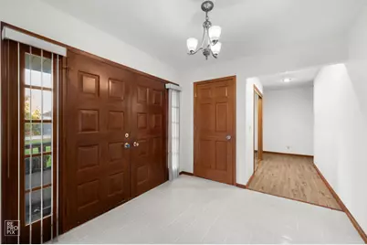 24844 N Cherokee Drive, Lake Barrington, IL 60010 - Photo 3