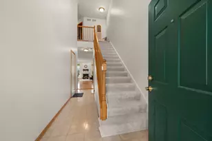 88 Johnson Ct, North Aurora, IL 60542 - Photo 3