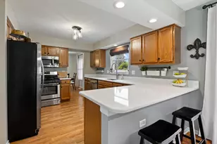1450 Ashwood Dr, Elgin, IL 60123 - Photo 13