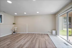 223 Augusta Dr, Vernon Hills, IL 60061 - Photo 15