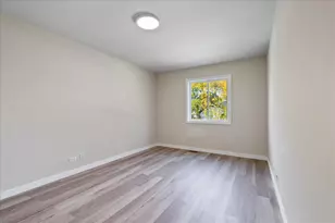 223 Augusta Dr, Vernon Hills, IL 60061 - Photo 11