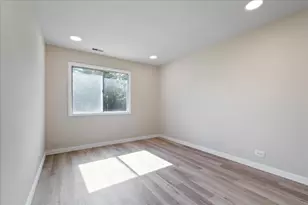 223 Augusta Dr, Vernon Hills, IL 60061 - Photo 17
