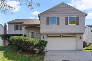 223 Augusta Dr, Vernon Hills, IL 60061 - Photo 1