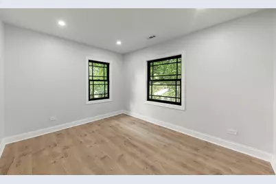 122 N Oakwood Avenue, West Chicago, IL 60185 - Photo 15