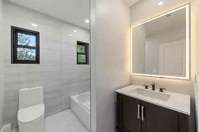 122 N Oakwood Avenue, West Chicago, IL 60185 - Photo 17
