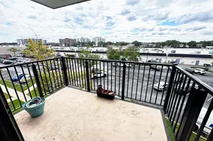 9098 W Terrace Dr, Niles, IL 60714 - Photo 9