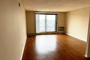 9098 W Terrace Dr, Niles, IL 60714 - Photo 3
