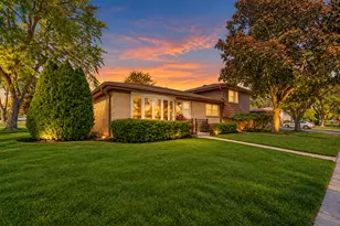 36 S Highview Ave, Addison, IL 60101 - Photo 1