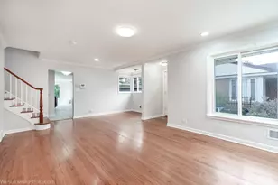 7261 N East Prairie Rd, Lincolnwood, IL 60712 - Photo 11