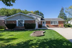 2612 N Waterman Ave, Arlington Heights, IL 60004 - Photo 1