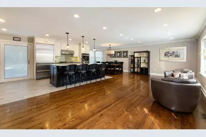 2612 N Waterman Avenue, Arlington Heights, IL 60004 - Photo 3
