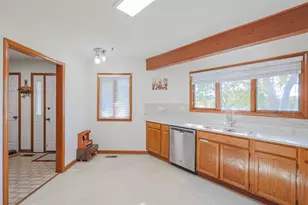 1801 Monterey Ct, Hoffman Estates, IL 60169 - Photo 11
