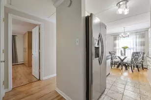 9143 S Roberts Rd, Hickory Hills, IL 60457 - Photo 11