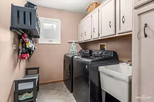 1350 Leverenz Rd, Naperville, IL 60564 - Photo 9