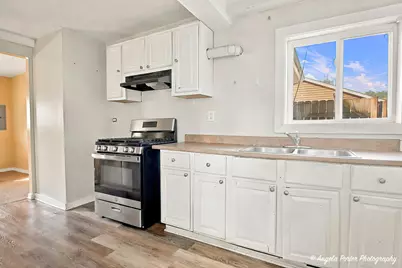 420 Washington Park, Waukegan, IL 60085 - Photo 9