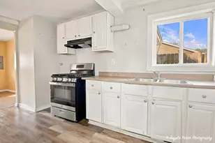 420 Washington Park, Waukegan, IL 60085 - Photo 9