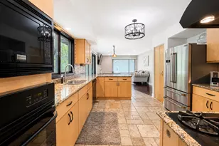 5N961 Ravine Dr, Saint Charles, IL 60175 - Photo 11