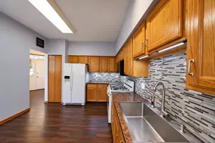 1932 Blackberry Ln, Hoffman Estates, IL 60169 - Photo 13