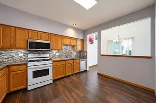 1932 Blackberry Ln, Hoffman Estates, IL 60169 - Photo 9
