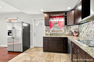 407 4th St, Waukegan, IL 60085 - Photo 7