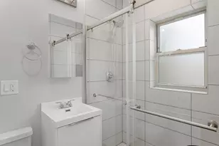 1631 W Chase Ave, Chicago, IL 60626 - Photo 7