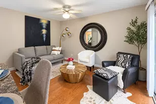 1401 Knoll Dr, Naperville, IL 60565 - Photo 11