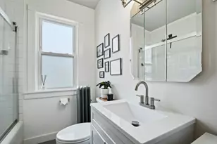 3819 N Sacramento Ave, Chicago, IL 60618 - Photo 11
