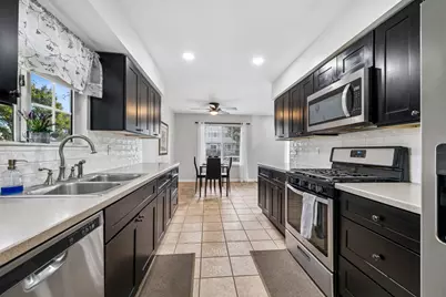121 Village Creek Drive #121, Lake in the Hills, IL 60156 - Photo 9
