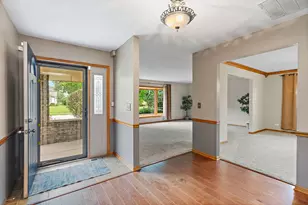 104 Millis Ln, Schaumburg, IL 60193 - Photo 3