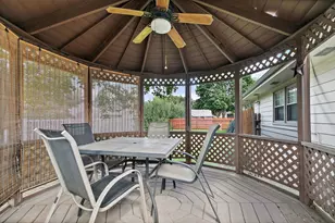 104 Millis Ln, Schaumburg, IL 60193 - Photo 27