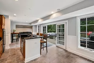 121 S Stough St, Hinsdale, IL 60521 - Photo 31